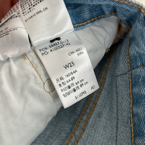 Levi’s 501 light wash Denim Shorts - Picture 4 of 5